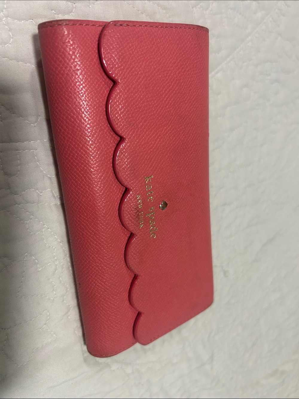 kate spade coral scallop leather continental wallet